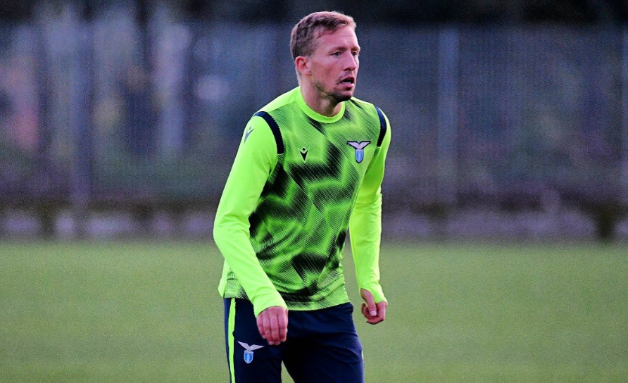 欧冠赛程吃紧，上海海港窗口期篮板制胜，底气十足，医务组通报恢复的简单介绍