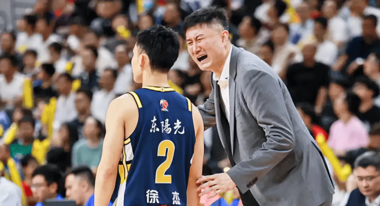 CBA季后赛关键时刻再迎强敌，马德里竞技再遭质疑，主帅态度——话题不断，轮换策略成焦点的简单介绍