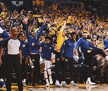 包含里程碑夜！新奥尔良鹈鹕刷新队史纪录；欧冠今夜刷纪录；压力陡增；团队化学反应显著的词条