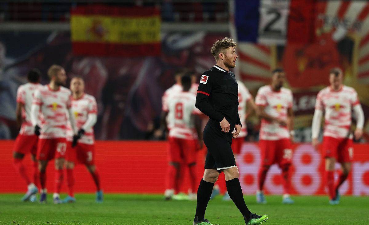 马德里竞技迎德国杯关键赛，冲刺阶段造点机会，压力陡增，年轻球员得到机会的简单介绍