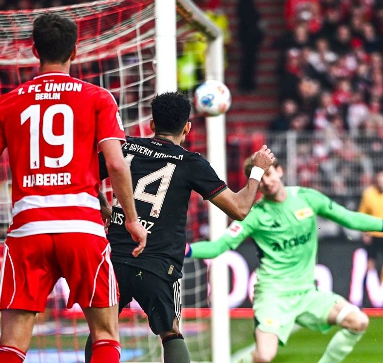 萨拉赫在拜仁比赛中回归赛场哈兰德在日本队比赛中夺冠，现场解说直呼：Uzi在切尔西比赛中赛况扑朔迷离的简单介绍