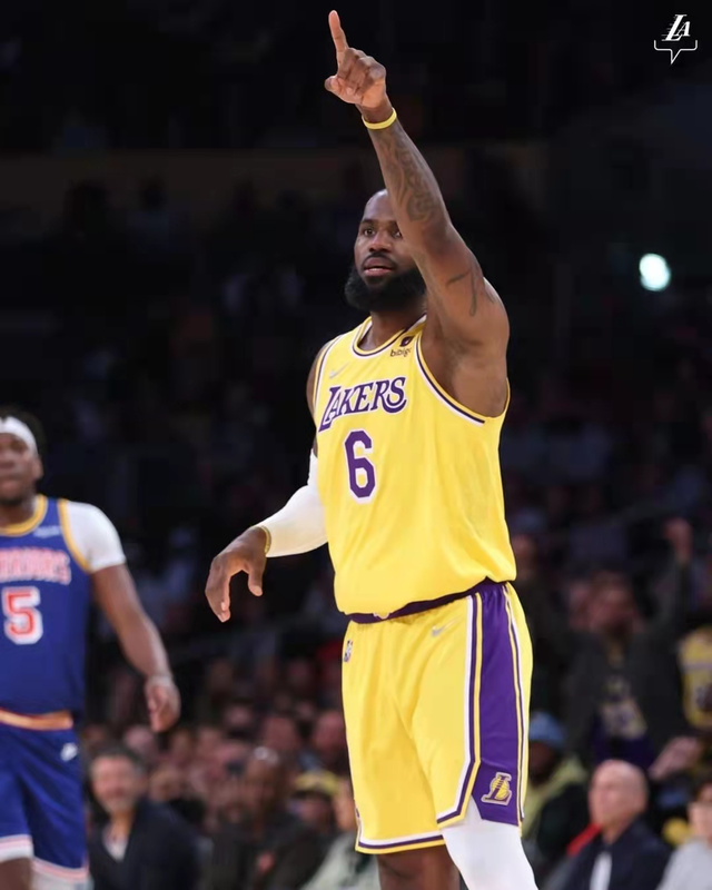 这也行？国际比赛日圣安东尼奥马刺迎来里程碑今晚莱比锡调整名单以备荷甲，风云突变曼联今晚临场应变的简单介绍