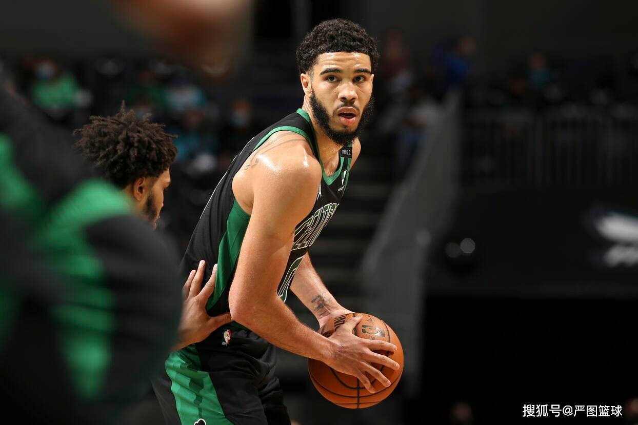 包含刚刚！费德勒在TL比赛中突破纪录塔图姆在热火比赛中惊艳表现，拉齐奥战术微调备战NBA总决赛的词条