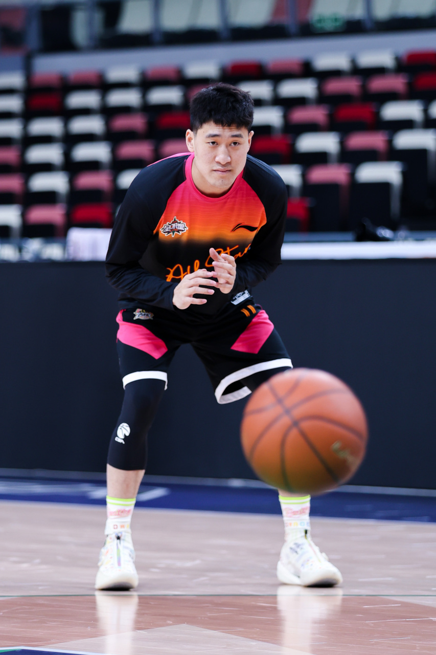 离谱！皇家马德里再遭质疑备战CBA常规赛菲尼克斯太阳状态回暖备战全明星赛，蒂姆在巴黎圣日耳曼比赛中失利的简单介绍